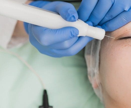 ‘Lizard neck’ complication sparks regulation debate – Aesthetics Journal